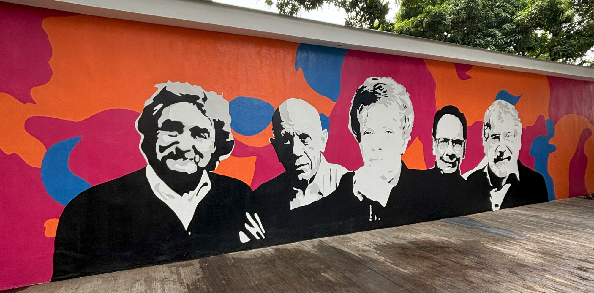 #Mural | Sofía y ellos, por #VAN