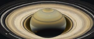 "Belleza Celestial: Saturno desde el Cosmos"