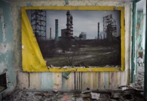  Resiliencia y Desolación: Chernobyl en Imágenes 

