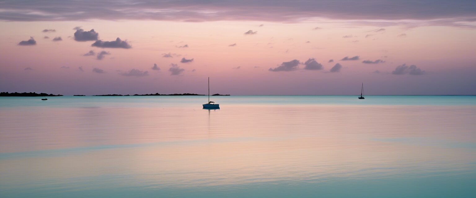  "Amanecer Tranquilo en Los Roques"

