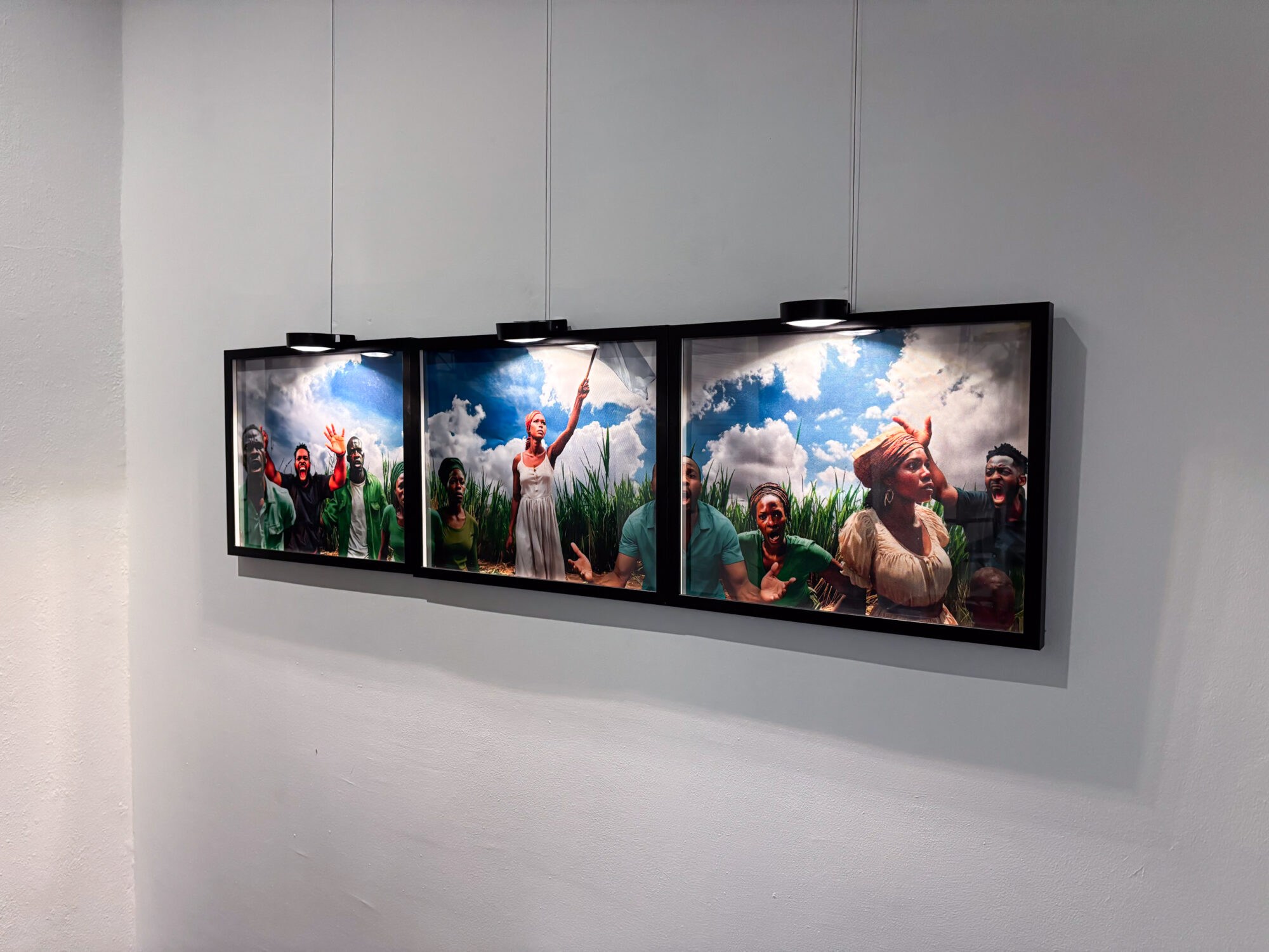 Sin papeles, con identidad / Without papers, with identity