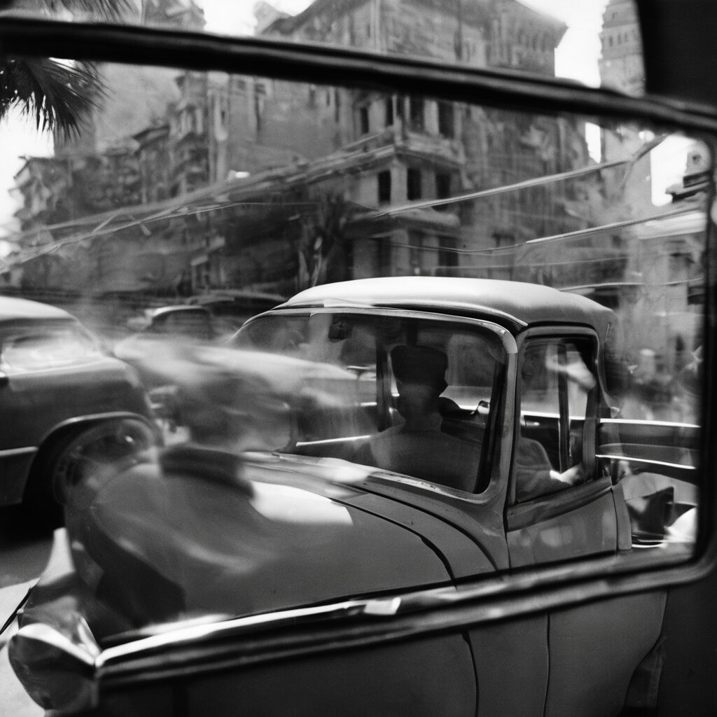  Futuro Analógico Venezolano: Entre la Luz y las Sombras Políticas.

